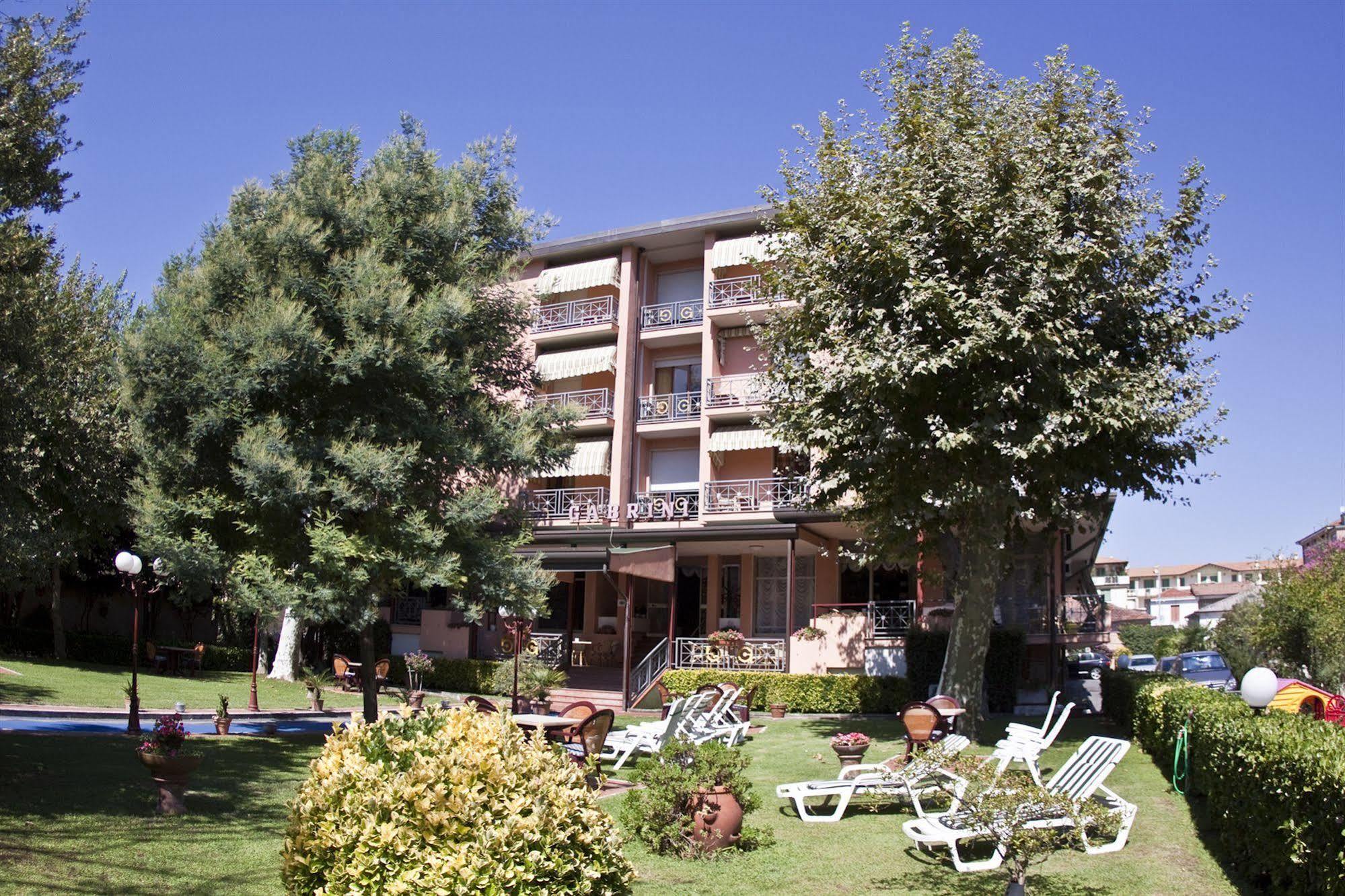 Hotel Gabrini Marina di Massa Exterior foto